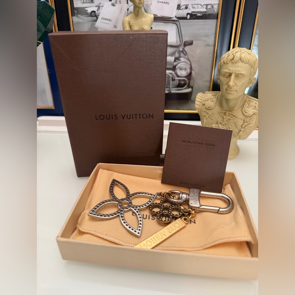 Louis Vuitton Metallic Silver & Gold Monogram Flower Key Holder